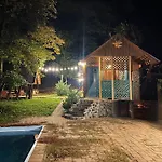 بيت للعطل Forrest Chynadiyovo